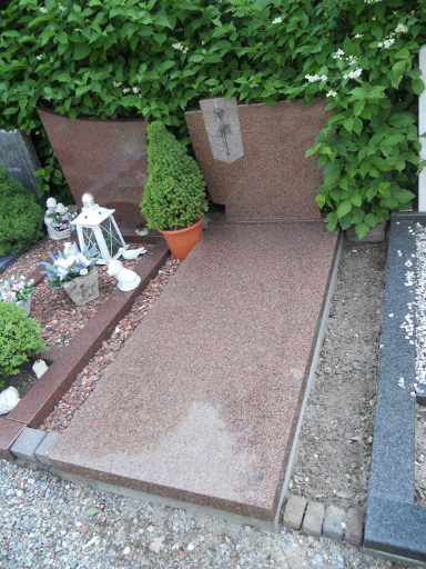 Nagrobek pojedynczy - cmentarz Tarnowskie Góry